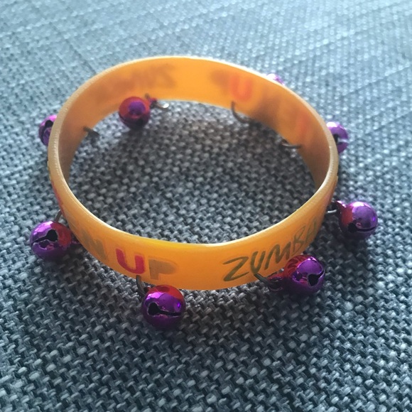 BNWOT Zumba Slouchy/hobo bag + FREE Zumba bracelet - Picture 4 of 6